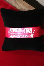 voir cet article : Pascale Risbourg Bracelet XXL  JE VOEUX SEX Shopping & Rock'n Roll