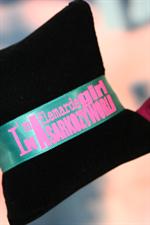 voir cet article : Pascale Risbourg Bracelet XXL I'm A flemarde GIRL in SARKOZYWORLD