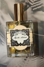 voir cet article : Annick Goutal Myrrhe Ardente Eau de Parfum 100 ml