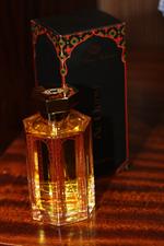 voir cet article : l'Artisan Parfumeur AL OUDH   Eau de parfum 100 ml