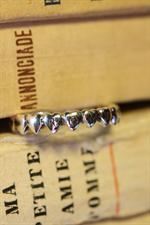 voir cet article : Reminiscence Bijoux Bague Hearts
