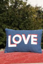 voir cet article : Maison de Vacances Coussin Love Tye & Dye