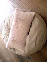 voir cet article : Maison de Vacances Coussin lapin rasé