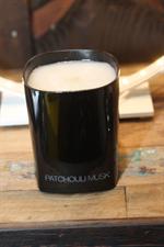 voir cet article : Ex  Voto Bougie Black Edition Patchouli Musc