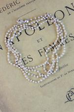 voir cet article : Catherine Michiels Collier/bracelet perles d'eau douce