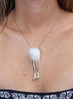 voir cet article : Servane Gaxotte Collier Jambes