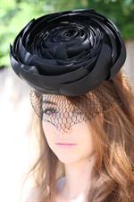 voir cet article : Maison Michel Diva- Large Rose and veil back
