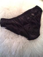 voir cet article : Fifi Chachnil Culotte Minette noire