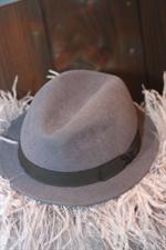 voir cet article : Maison Michel Pete gris souris