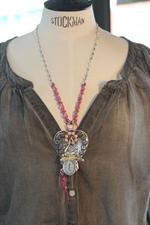 voir cet article : Reminiscence Bijoux Sautoir coeur et macramé rose