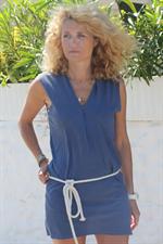 voir cet article : American Vintage Robe débardeur col V