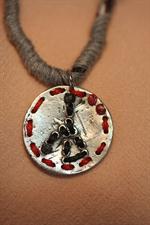 voir cet article : New Tradition Collier femme Peace & Love