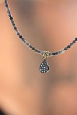 voir cet article : Catherine Michiels Collier Sodalite