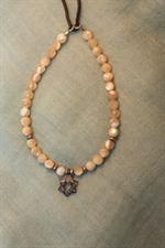 voir cet article : Catherine Michiels Bracelet nacre et étoile de David
