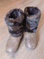 voir cet article : Mou Boots Eskimos Vison