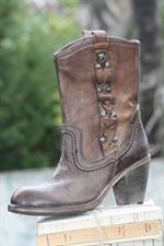 voir cet article : NYLO Boots Cancun