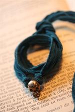 voir cet article : Catherine Michiels Charm's skull with butterfly bronze
