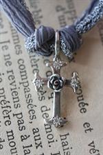 voir cet article : Catherine Michiels Charm Cross en argent et diamant