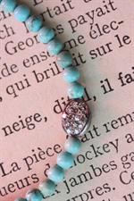 voir cet article : Catherine Michiels Stardust turquoise et pavé diamant