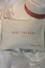 voir cet article : Where Else Pochette Croisière Place des Lices