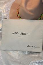 voir cet article : Where Else Pochette Main Street- East Hampton