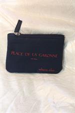 voir cet article : Where Else Pochette Place de la Garonne Saint Tropez