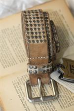 voir cet article : HTC Ceinture 5000 studs