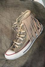 voir cet article : HTC Sneakers franges