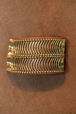 voir cet article : Forte Forte Bracelet large cuir et chaine