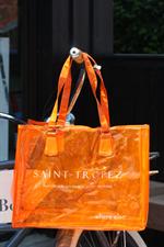 voir cet article : Where Else Sac de plage TUTTI FRUTTI SAINT-TROPEZ