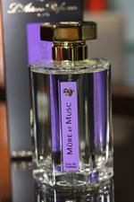 voir cet article : l'Artisan Parfumeur Mure et Musc - Eau de Toilette 100 ml