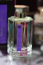 voir cet article : l'Artisan Parfumeur Mûre et Musc extrême - 100 ml