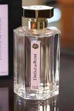 voir cet article : l'Artisan Parfumeur Eau de toilette 100 ml Drôle de Rose