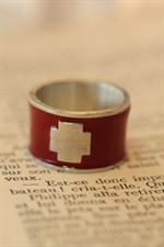 voir cet article : Shamane Bague Argent  rouge croix argent