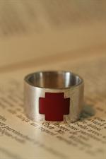 voir cet article : Shamane Bague Argent   croix rouge